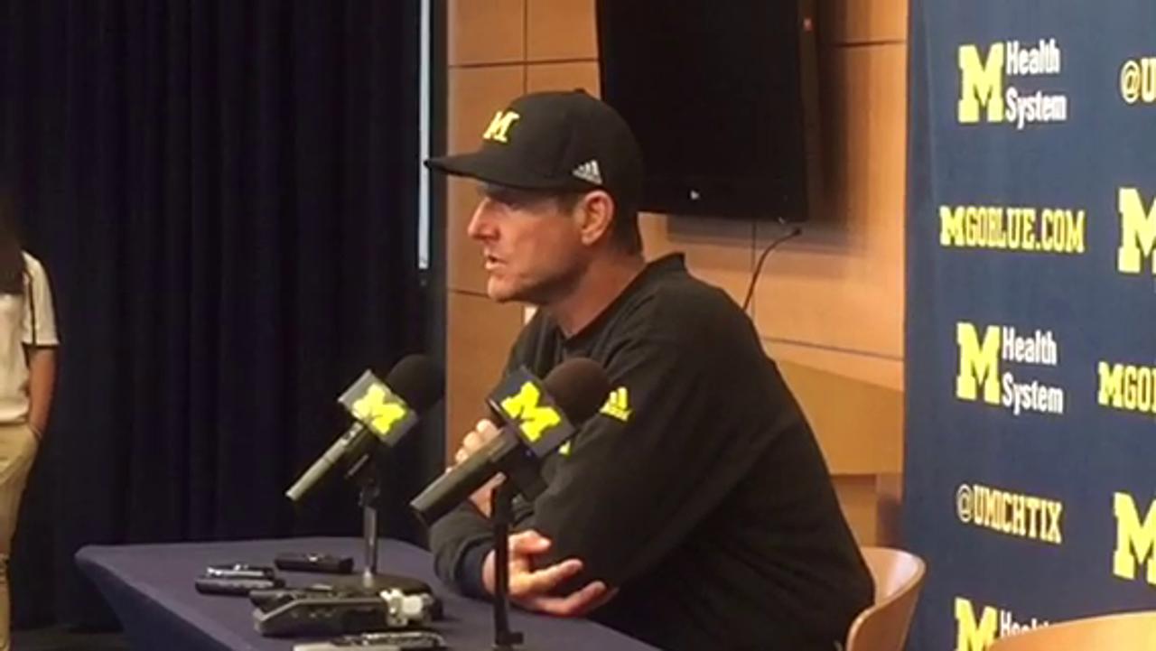 Um Coach Jim Harbaugh 